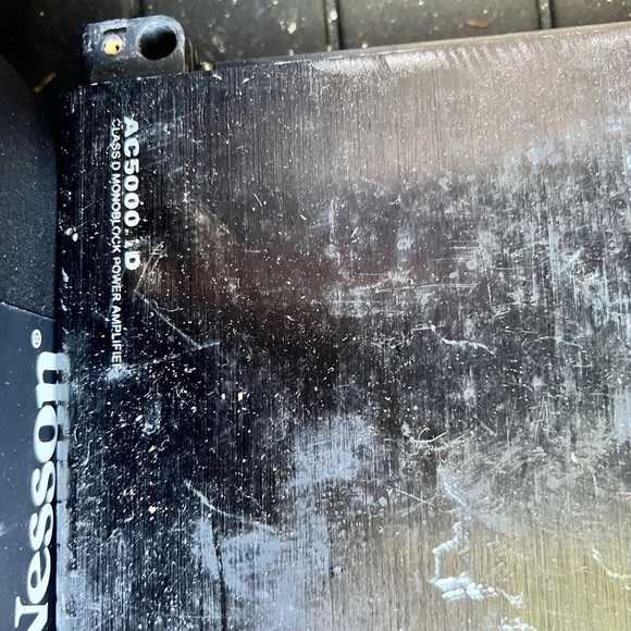 Planet Audio 5000D watt amplifier - Picture 2 of 4